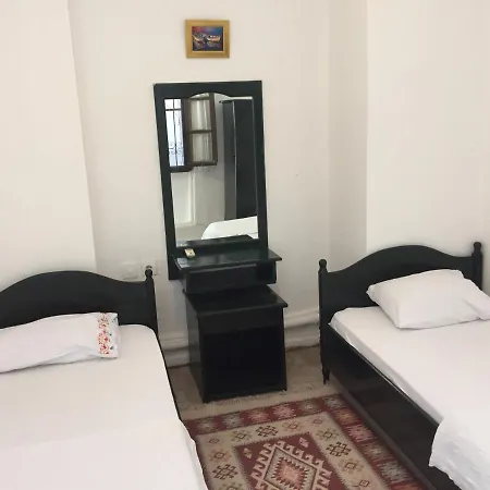 Gazde/Camere de închiriat New Sedan