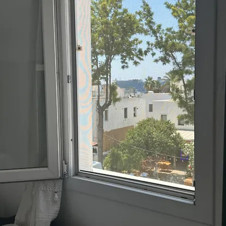 New Sedan Gazde/Camere de închiriat